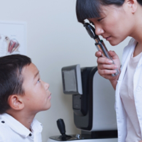 小児眼科を受診するタイミングは、痛みが出たらすぐ！
